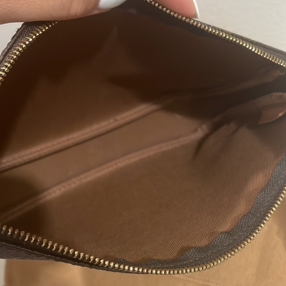 💥Authentic Vintage LV Monogram Pochette Crossbody Bag💥 - Picture 15 of 17